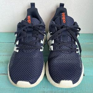 Adidas sneakers kid size 5 good condition